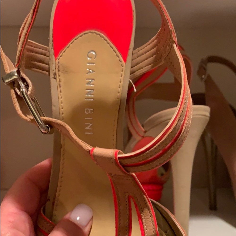 Heels - Picture 2 of 4